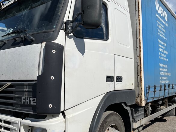 1998 Volvo FH, белый, 2800000 рублей - вид 2