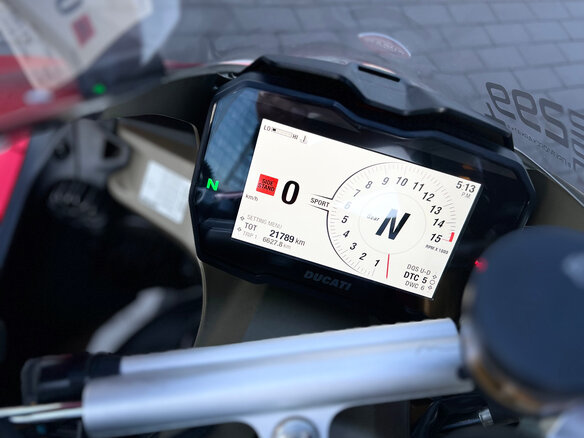 2018 Ducati Panigale V4, красный, 2050000 рублей - вид 6