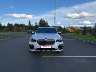 2019 BMW X5 40i IV (G05/G18), белый, 5750000 рублей, вид 2
