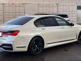 2021 BMW 7 серии Long 740Li VI (G11/G12) Рестайлинг, белый, 3900000 рублей, вид 2