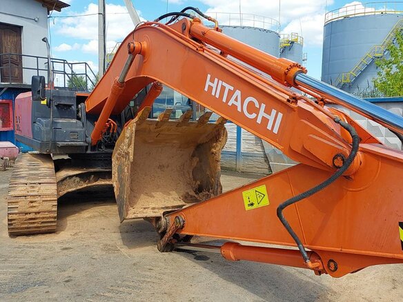 2007 Hitachi ZX200, оранжевый, 3331275 рублей - вид 2