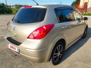 2010 Nissan Tiida I Рестайлинг, коричневый, 760000 рублей, вид 5