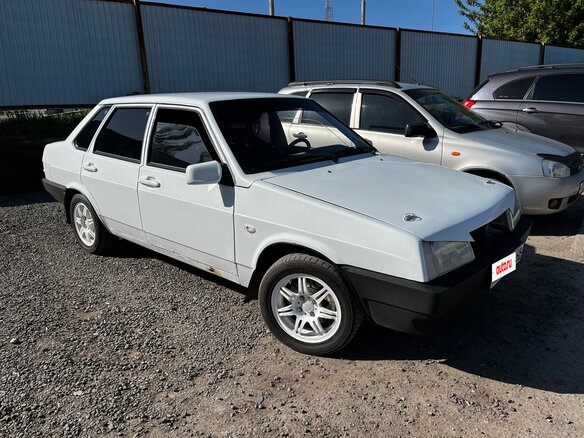 1998 Lada (ВАЗ) 21099, белый, 349999 рублей - вид 4