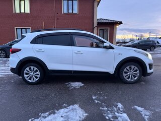 2018 Kia Rio X-Line IV, белый, 1200000 рублей, вид 3
