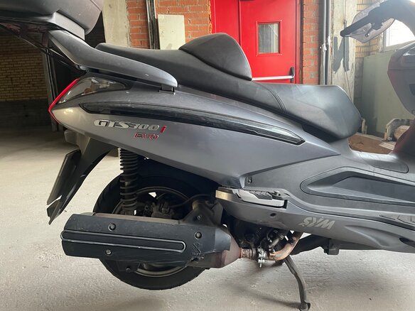 2011 Sym GTS 300, серый, 130000 рублей - вид 3