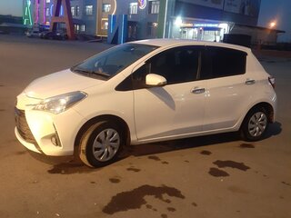 2019 Toyota Vitz III (XP130) Рестайлинг, белый, 1100000 рублей, вид 5