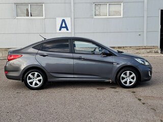 2012 Hyundai Solaris I, серый, 645000 рублей, вид 4
