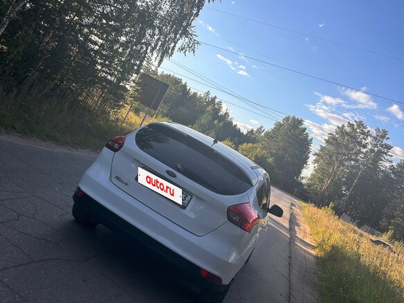 2015 Ford Focus III Рестайлинг, белый, 1100000 рублей - вид 12