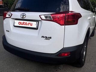 2015 Toyota RAV4 IV (XA40), белый, 2400000 рублей, вид 2