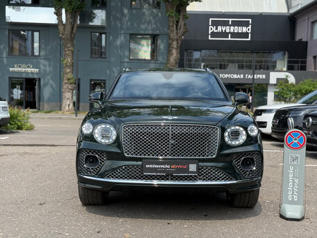 2023 Bentley Bentayga I Рестайлинг, зелёный, 21940000 рублей, вид 3