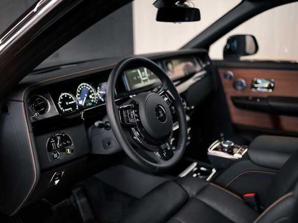 2020 Rolls-Royce Phantom VIII (Series I), чёрный, 49000000 рублей - вид 7