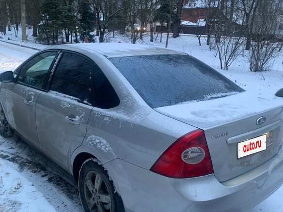 2010 Ford Focus II Рестайлинг, серебристый, 470000 рублей - вид 1