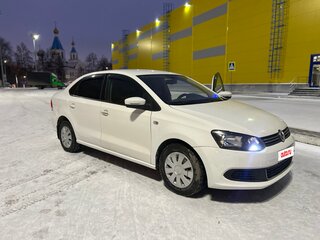 2013 Volkswagen Polo V, белый, 690000 рублей, вид 4