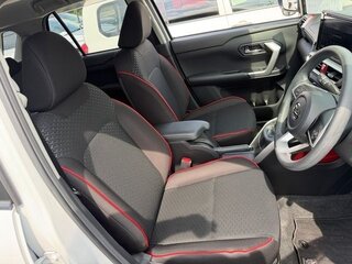 2021 Daihatsu Rocky A200, белый, 956776 рублей, вид 5