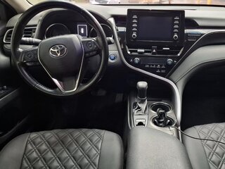 2021 Toyota Camry VIII (XV70) Рестайлинг, белый, 2650000 рублей, вид 4