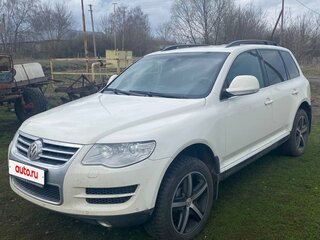2008 Volkswagen Touareg I Рестайлинг, белый, 1500000 рублей, вид 1