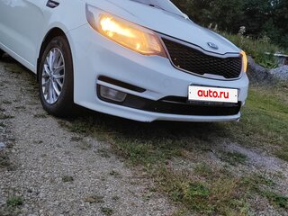 2016 Kia Rio III Рестайлинг, белый, 1257000 рублей, вид 3