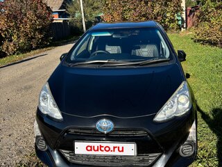 2015 Toyota Aqua I Рестайлинг, чёрный, 870000 рублей, вид 1