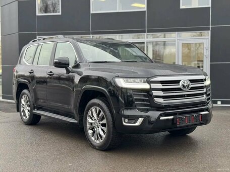 2025 Toyota Land Cruiser 300 Series, чёрный, 15900000 рублей, вид 3