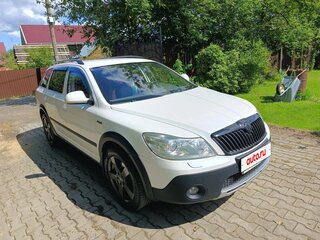 2012 Skoda Octavia Scout II (A5) Рестайлинг, белый, 1450000 рублей, вид 3