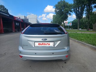 2010 Ford Focus II Рестайлинг, серебристый, 470000 рублей, вид 4