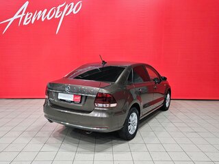 2018 Volkswagen Polo V Рестайлинг, коричневый, 1350000 рублей, вид 4