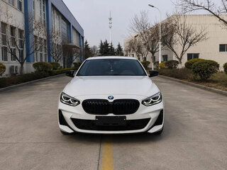 2023 BMW 1 серии 120i III (F52) Рестайлинг, белый, 1850000 рублей, вид 1