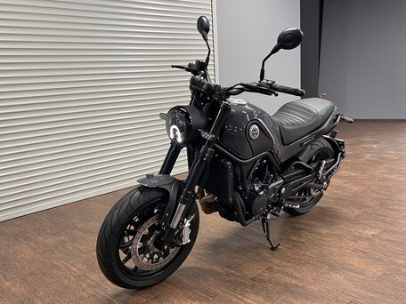2026 Benelli Leoncino 500, серый, 620000 рублей, вид 2
