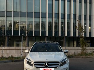 2017 Mercedes-Benz GLA 250 I (X156), белый, 1880000 рублей, вид 2
