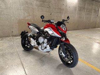 2014 MV Agusta Rivale 800, красный, 550000 рублей, вид 4