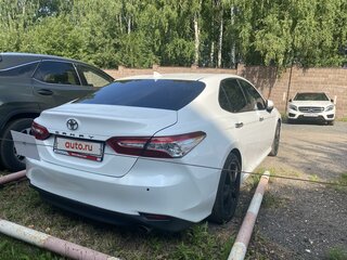 2018 Toyota Camry VIII (XV70), белый, 2850000 рублей, вид 3