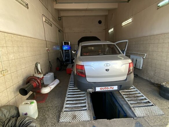 2012 Lada (ВАЗ) Granta I, серебристый, 360000 рублей - вид 21