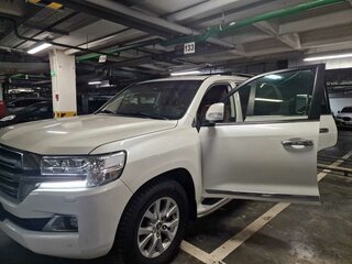 2016 Toyota Land Cruiser 200 Series Рестайлинг 2, белый, 5100000 рублей, вид 3