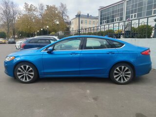 2020 Ford Fusion (North America) II Рестайлинг, синий, 1900000 рублей, вид 4
