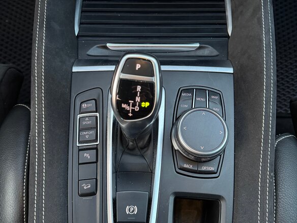 2019 BMW X6 30d II (F16), белый, 3990000 рублей - вид 9