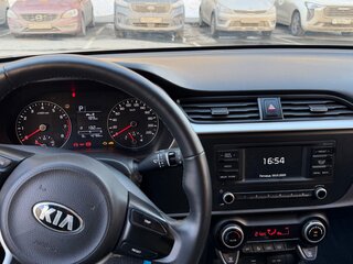 2020 Kia Rio X IV Рестайлинг, чёрный, 1700000 рублей, вид 4