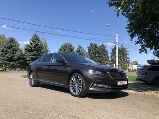 2019 Skoda Superb III Рестайлинг, коричневый, 3700000 рублей, вид 1