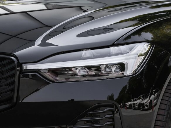 2025 Volvo XC60 II Рестайлинг 2, чёрный - вид 1