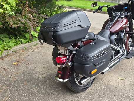2018 Harley-Davidson Heritage, красный, 1300000 рублей, вид 3