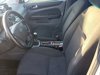 2010 Ford Focus II Рестайлинг, серебристый, 480000 рублей, вид 5