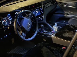 2020 Toyota Camry VIII (XV70), чёрный, 2450000 рублей, вид 4