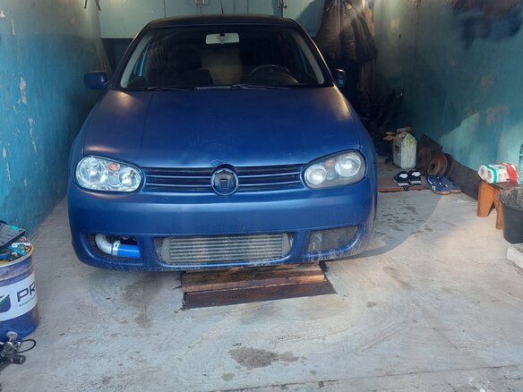 2001 Volkswagen Golf IV, синий