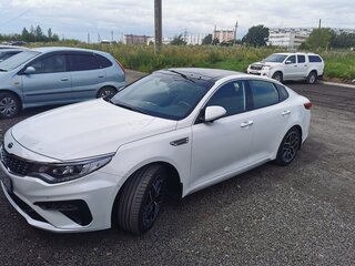 2019 Kia Optima IV Рестайлинг, белый, 2200000 рублей, вид 3