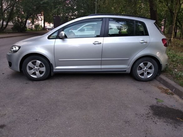 2012 Volkswagen Golf Plus II, серебристый, 1350000 рублей - вид 5