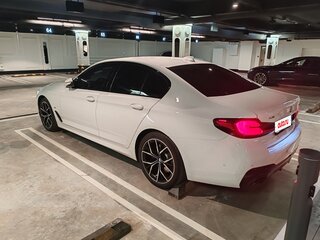 2021 BMW 5 серии 530d xDrive VII (G30/G31/G38) Рестайлинг, белый, 7150000 рублей, вид 4