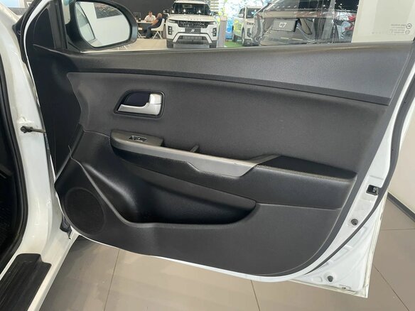 2016 Kia Rio III Рестайлинг, белый - вид 11