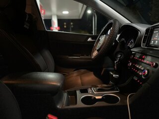 2019 Kia Sportage IV Рестайлинг, белый, 2050000 рублей, вид 4