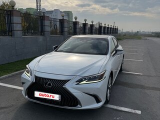 2019 Lexus ES 350 VII, белый, 4500000 рублей, вид 4