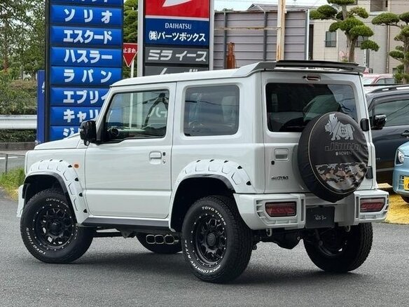 2022 Suzuki Jimny Sierra IV, белый, 1880000 рублей - вид 5