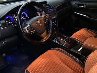 2016 Toyota Camry VII (XV50) Рестайлинг, белый, 2300000 рублей, вид 3